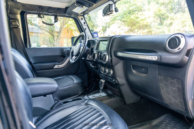 Used 2017 Jeep Wrangler Unlimited Rubicon w/ Connectivity Group AWD/4WD image 73