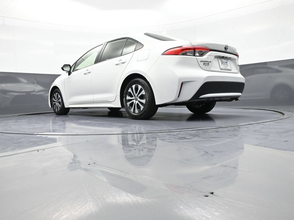 Certified 2020 Toyota Corolla LE FWD image 30