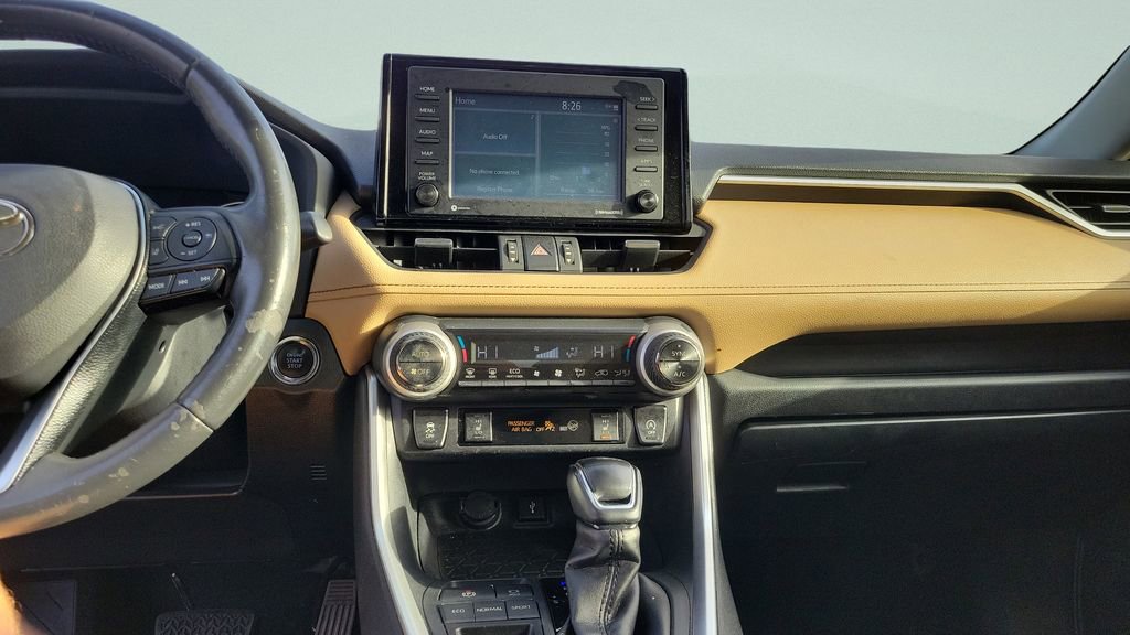 Used 2021 Toyota RAV4 XLE Premium image 22