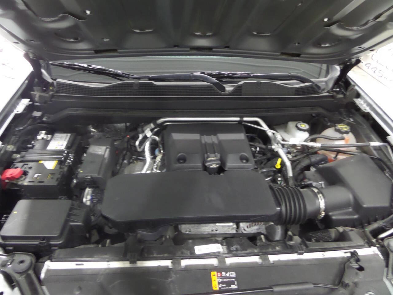 Used 2024 Chevrolet Colorado Z71 w/ Z71 Convenience Package 2 image 10