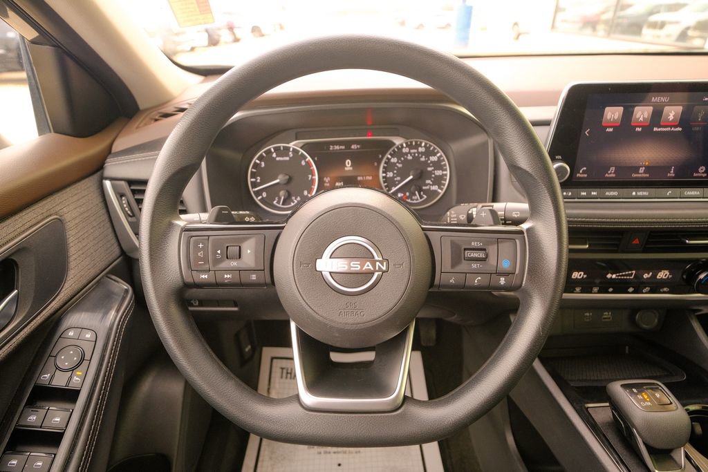 Used 2023 Nissan Rogue SV image 35