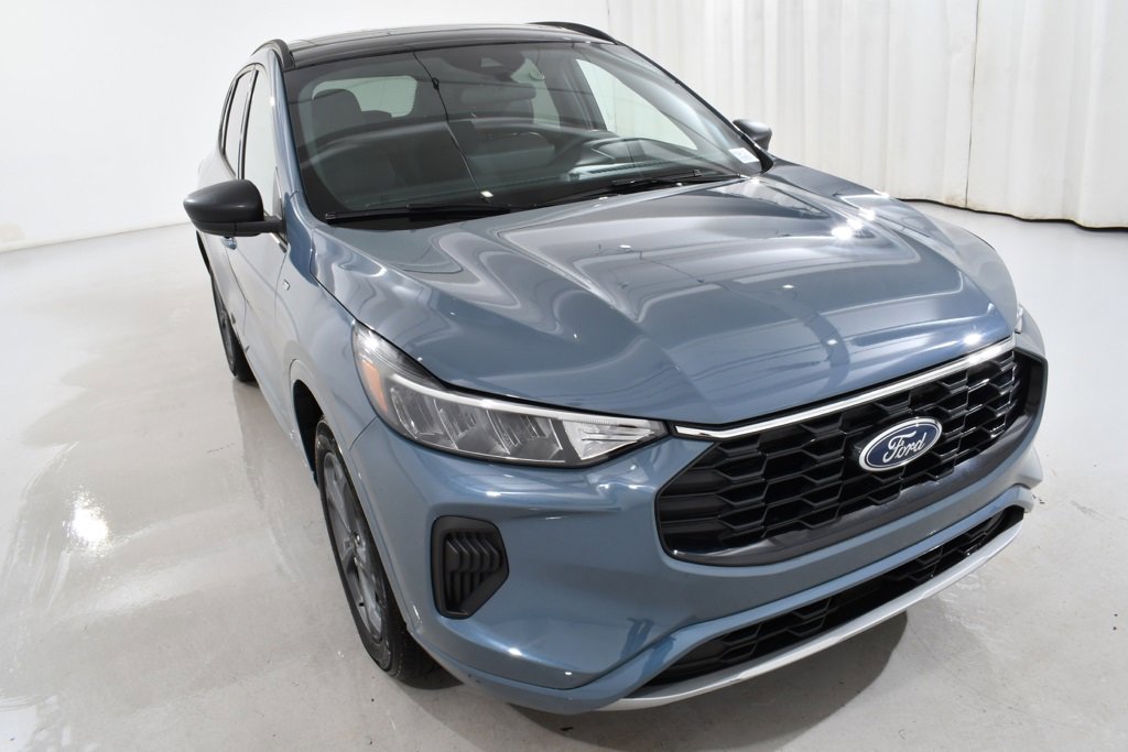 Used 2023 Ford Escape ST-Line w/ Tech Pack #1 image 4