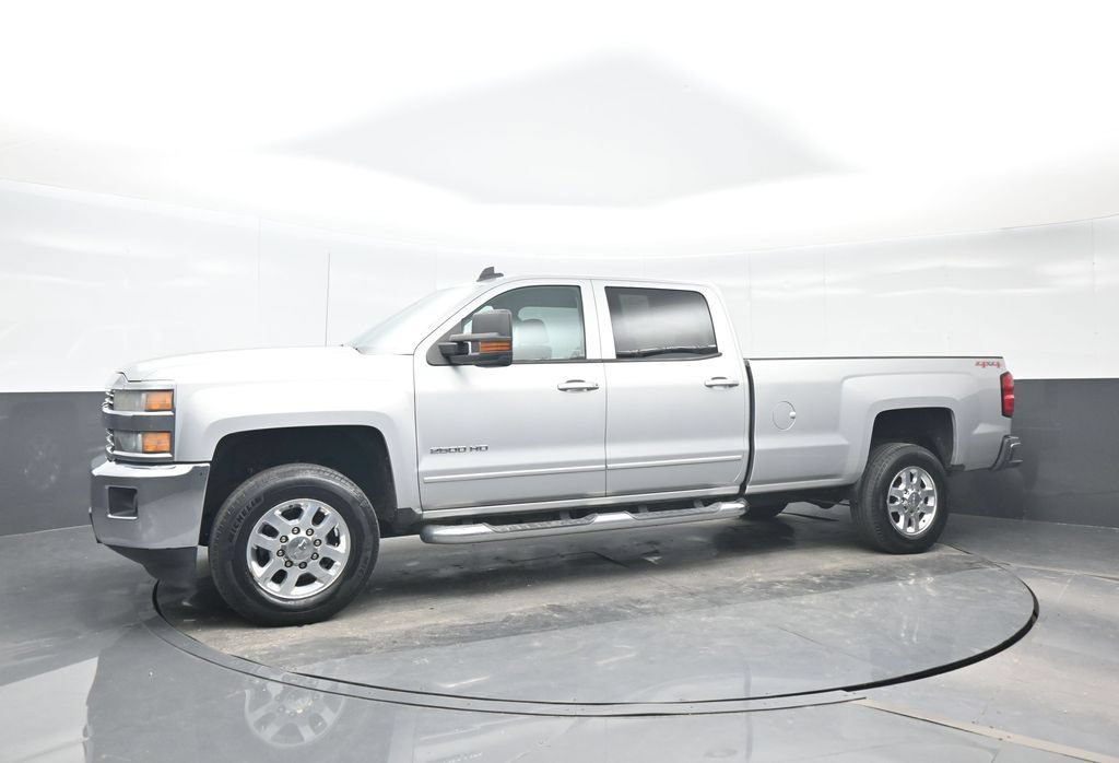 Used 2015 Chevrolet Silverado 2500 LT w/ LT Convenience Package AWD/4WD image 2