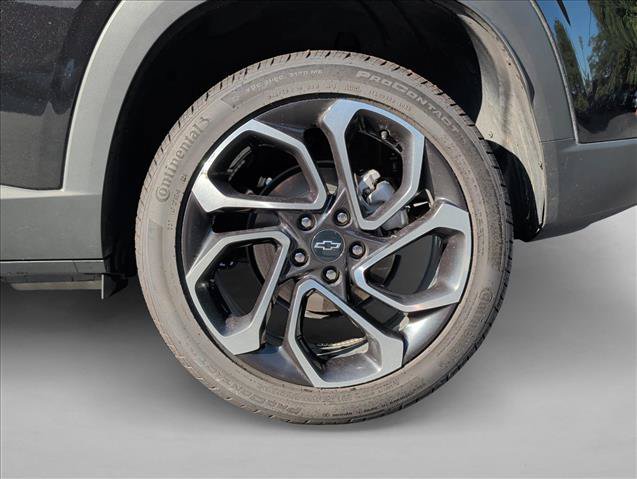 Used 2025 Chevrolet Trax RS w/ Driver Confidence Package FWD image 29