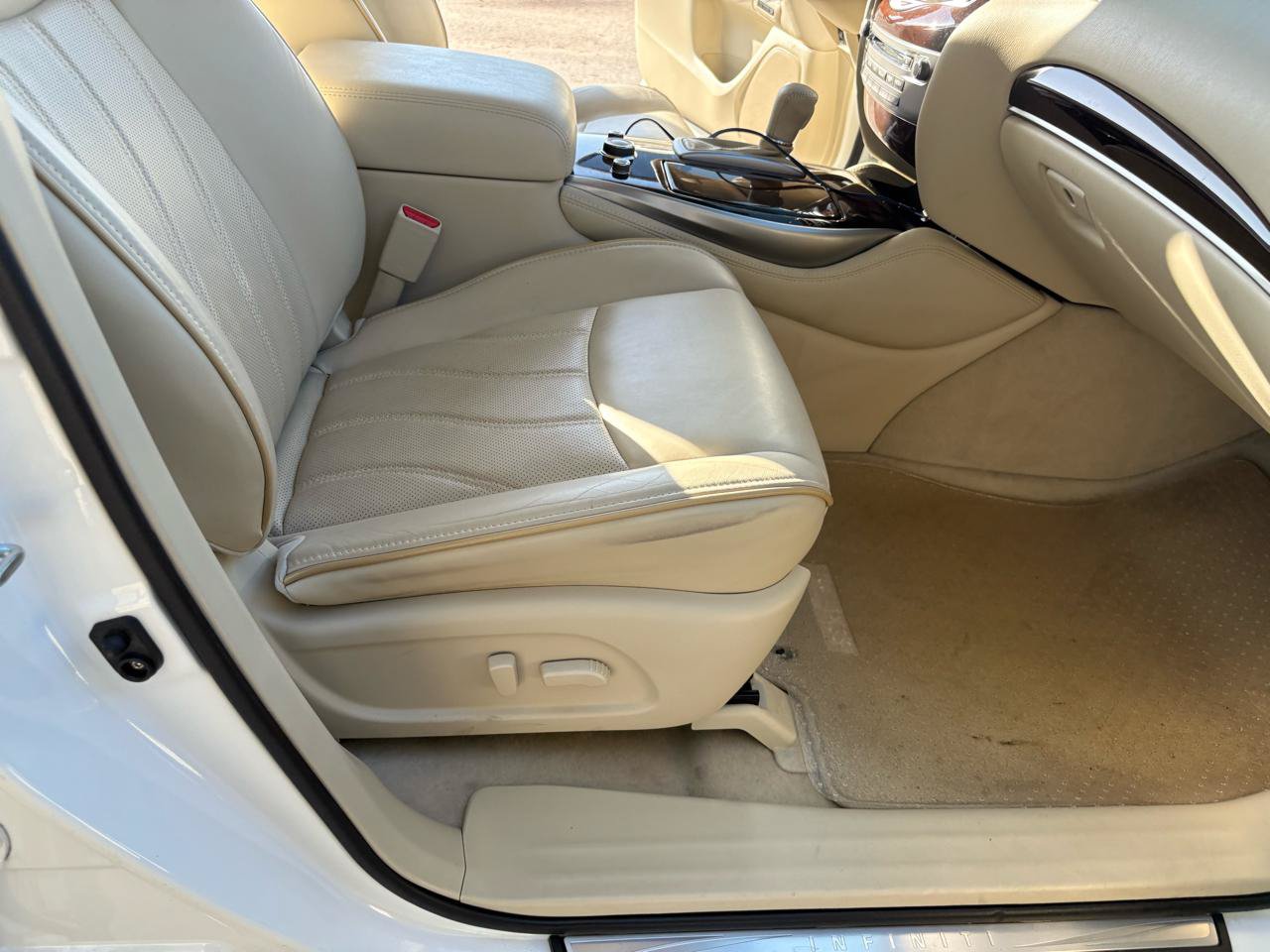 Used 2013 INFINITI JX35 AWD w/ Premium Pkg image 37