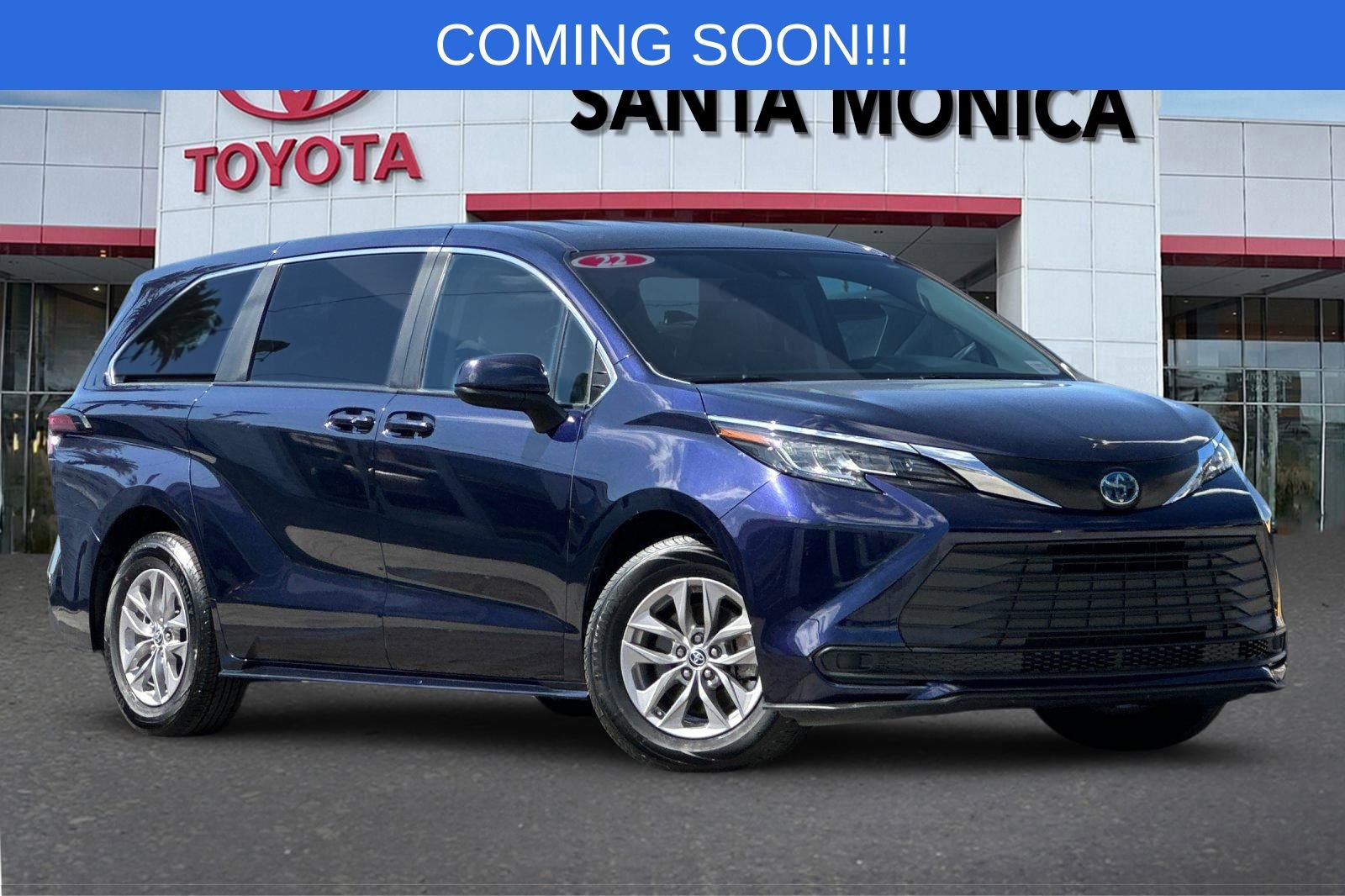 Used 2022 Toyota Sienna LE FWD image 1