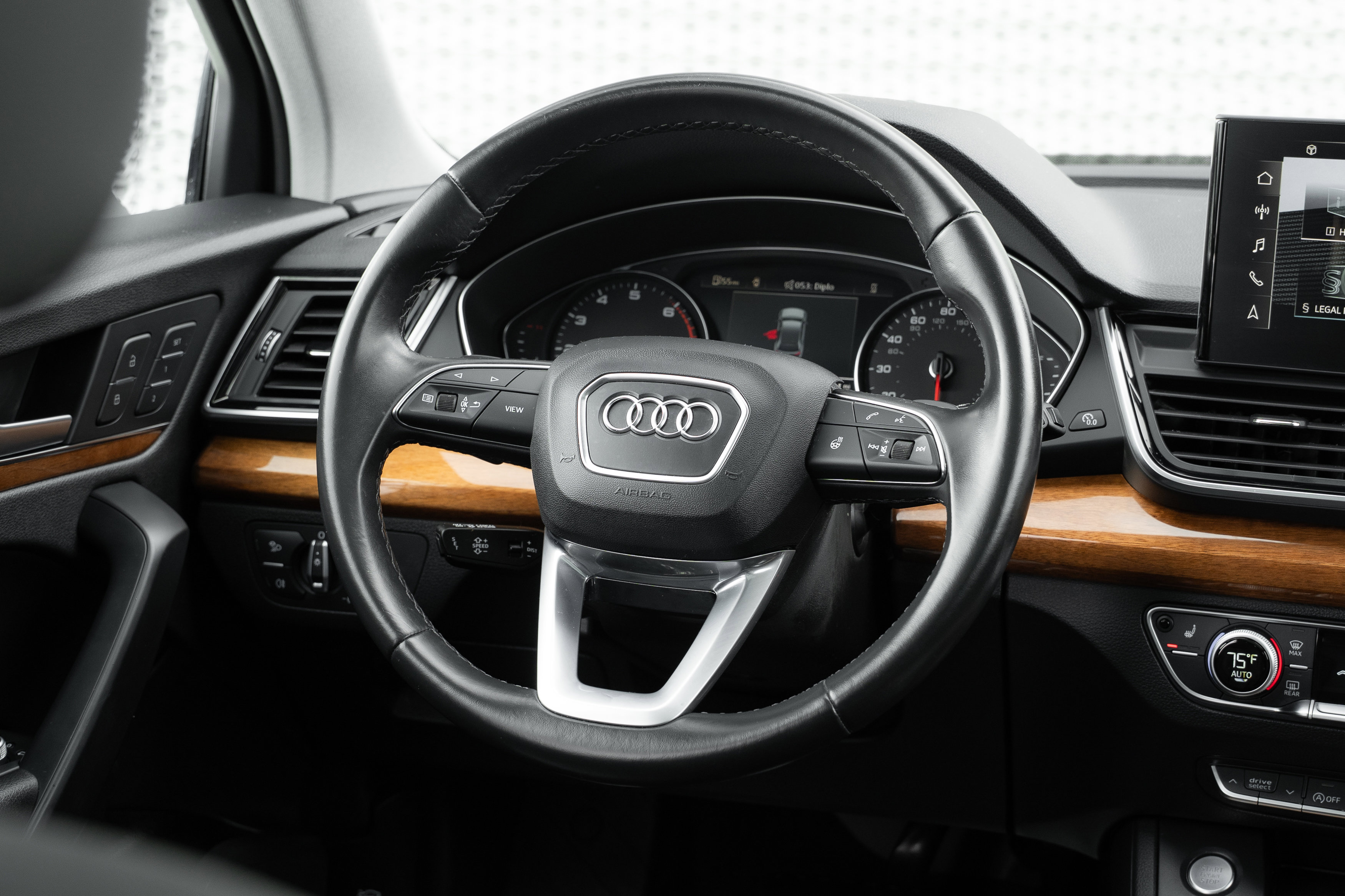 Certified 2023 Audi Q5 2.0T Premium w/ Convenience Package image 9