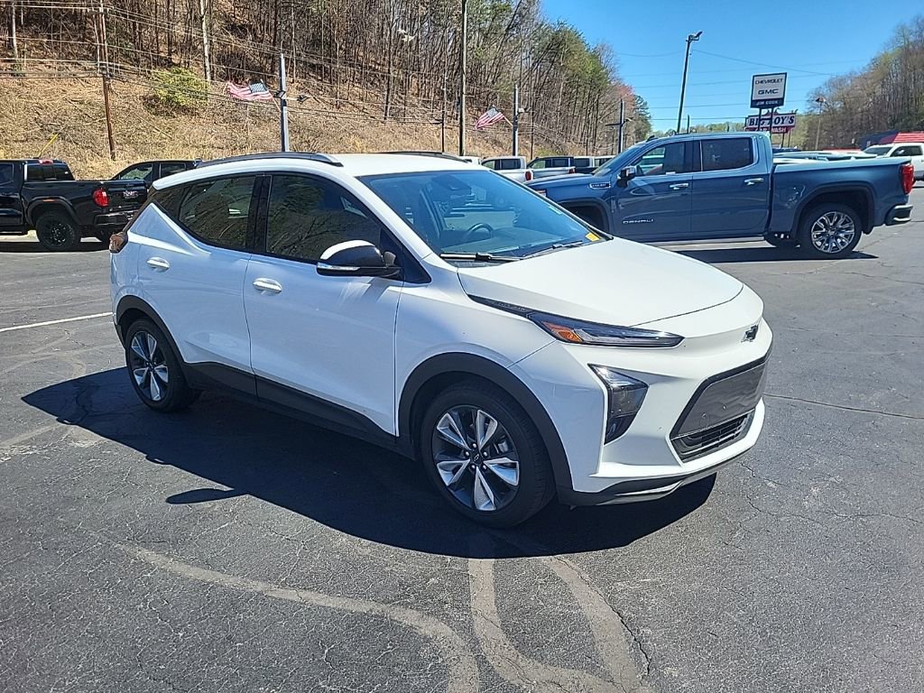 Used 2022 Chevrolet Bolt EUV LT w/ Convenience Package image 6