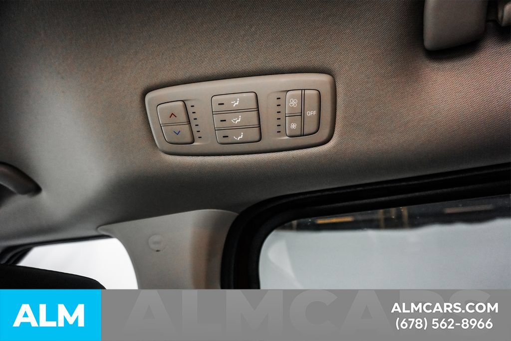 Used 2024 Kia Carnival LX FWD image 17