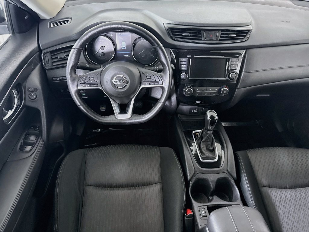 Used 2020 Nissan Rogue S w/ Special Edition Package FWD image 3