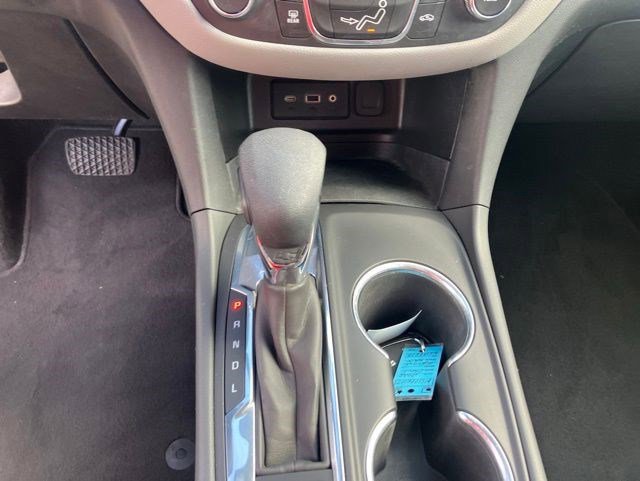 Used 2022 Chevrolet Equinox LS w/ LS Convenience Package FWD image 16