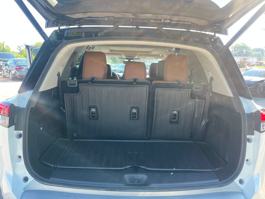 Used 2025 Nissan Pathfinder Platinum FWD image 22