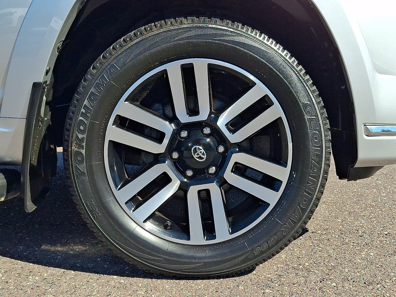 Used 2024 Toyota 4Runner Limited AWD/4WD image 8
