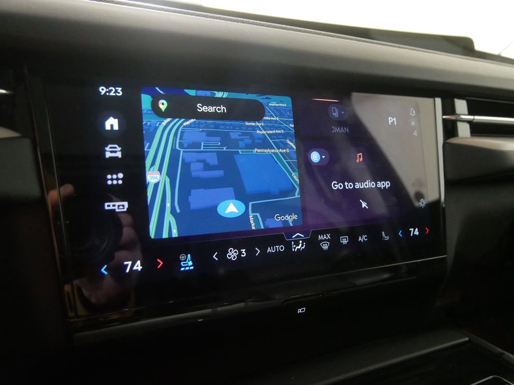 Used 2025 Lincoln Navigator Reserve image 32