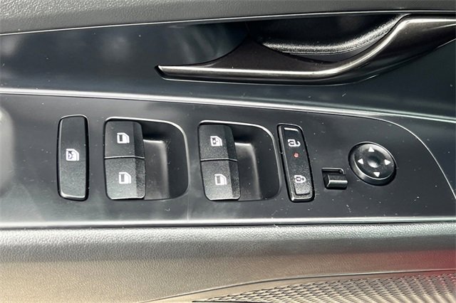 Used 2025 Hyundai Elantra Sport image 15