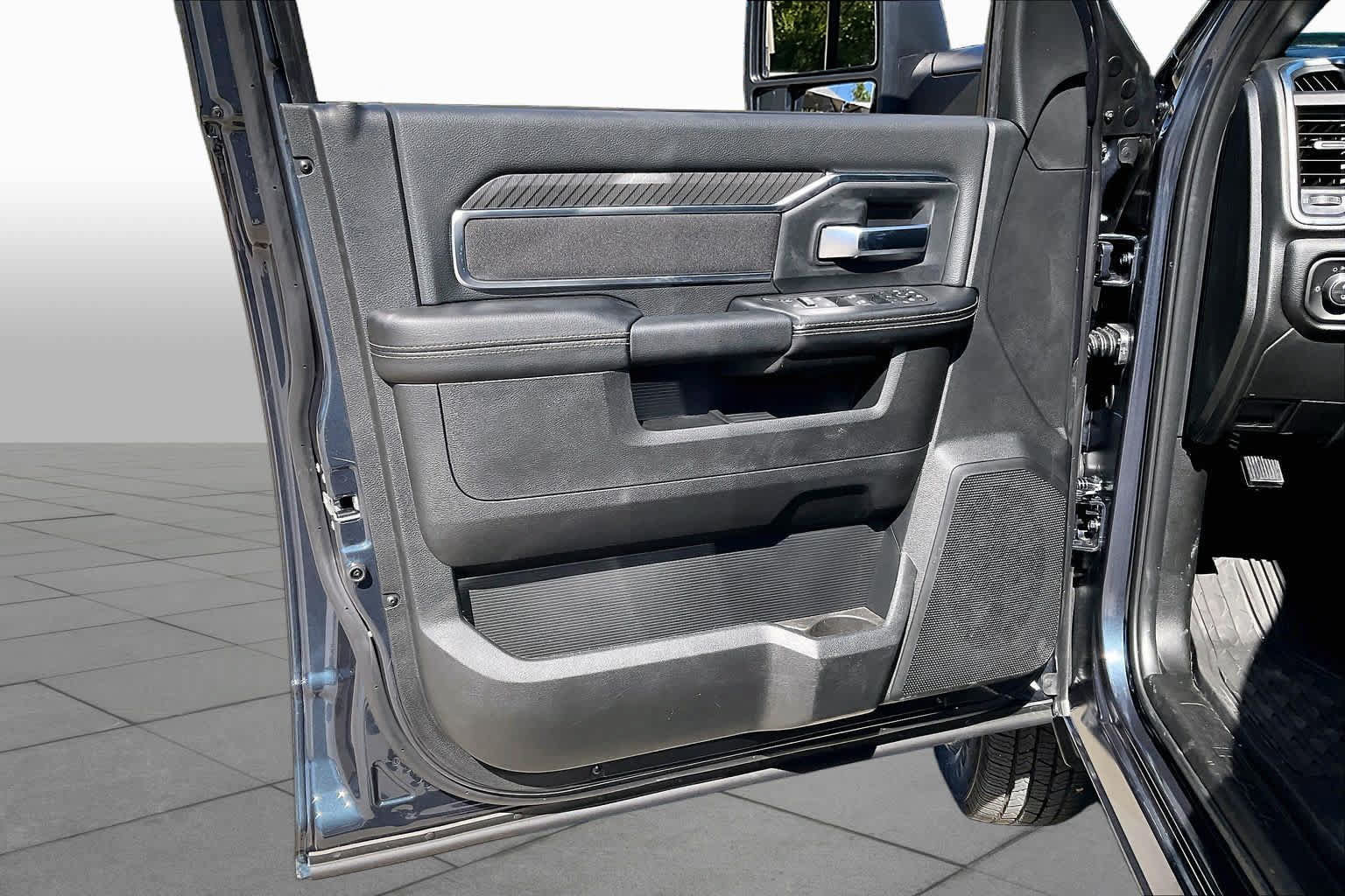 New 2027 RAM 3500 Big Horn AWD/4WD image 10