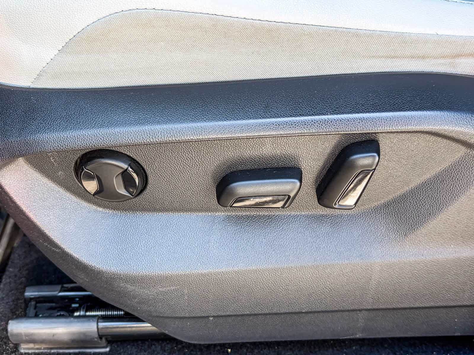 Used 2019 Volkswagen Tiguan SE FWD image 20