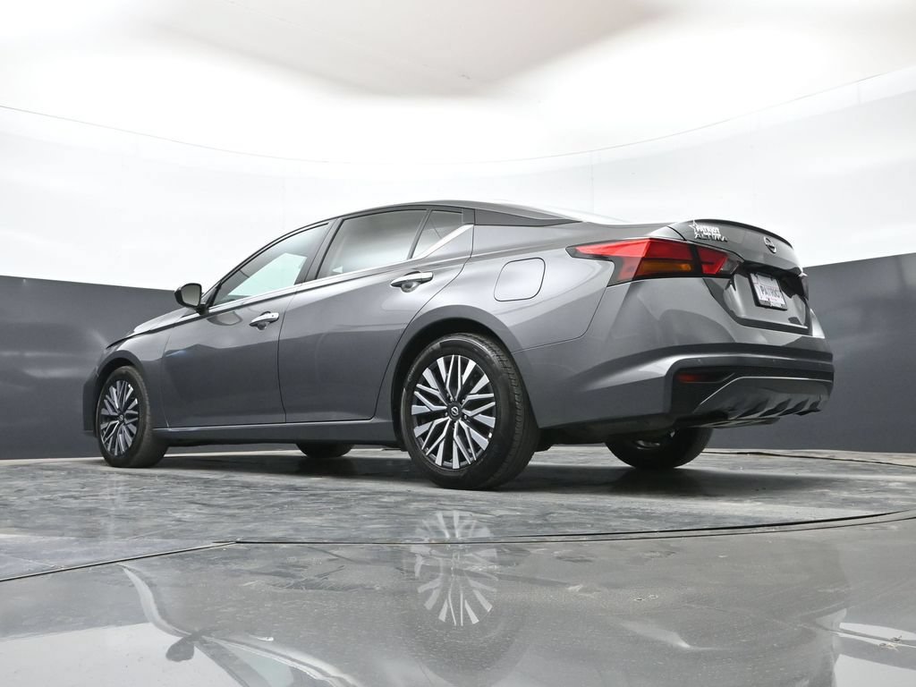 Used 2025 Nissan Altima 2.5 SV FWD image 33