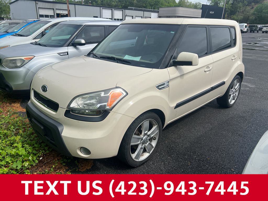 Used 2011 Kia Soul ! FWD image 1