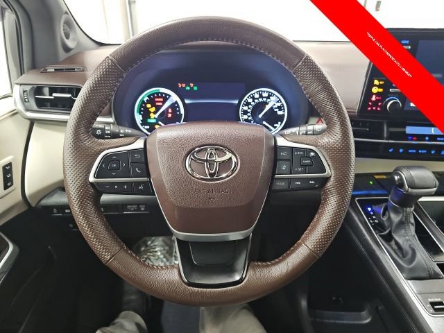 Used 2023 Toyota Sienna Platinum image 20