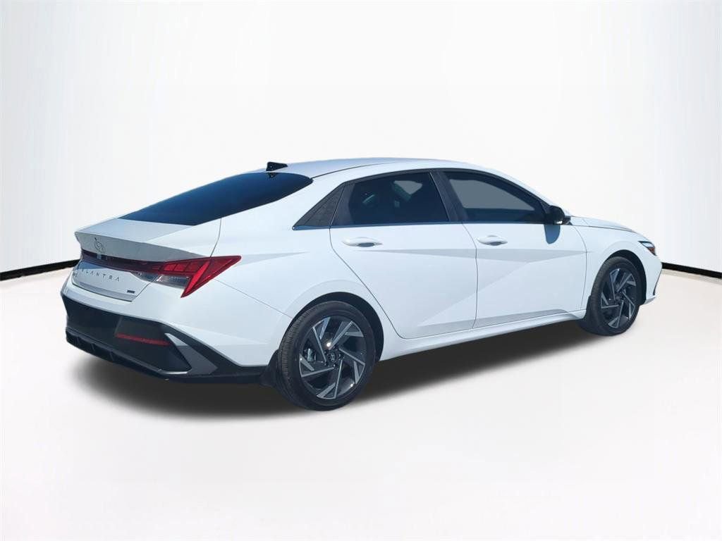 New 2026 Hyundai Elantra Limited image 5