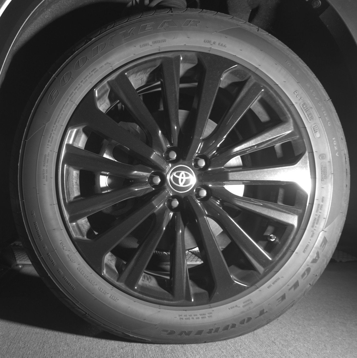 Used 2025 Toyota Highlander XSE image 12