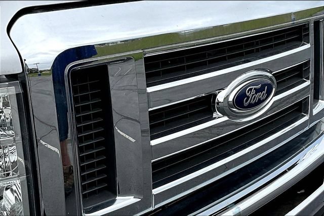 Used 2016 Ford E-450 and Econoline 450 Super Duty w/ Motorhome Prep Package RWD image 26