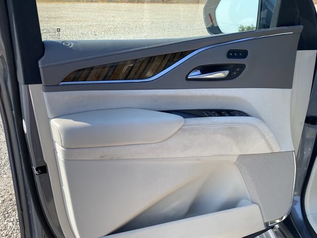 Used 2021 Cadillac Escalade Premium Luxury Platinum AWD/4WD image 21