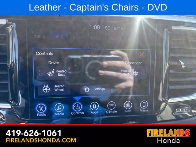 Used 2017 Chrysler Pacifica Touring-L Plus w/ Tire & Wheel Group FWD image 21