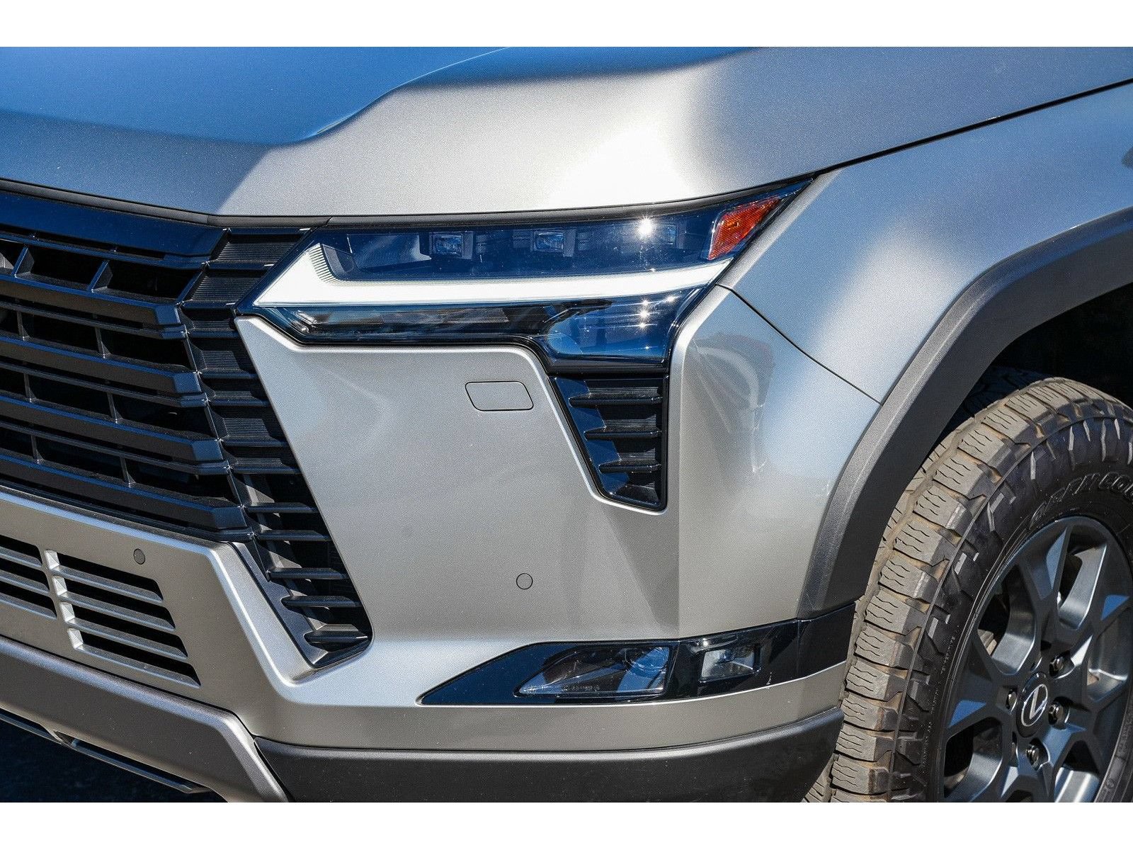Used 2025 Lexus GX 550 AWD/4WD image 8