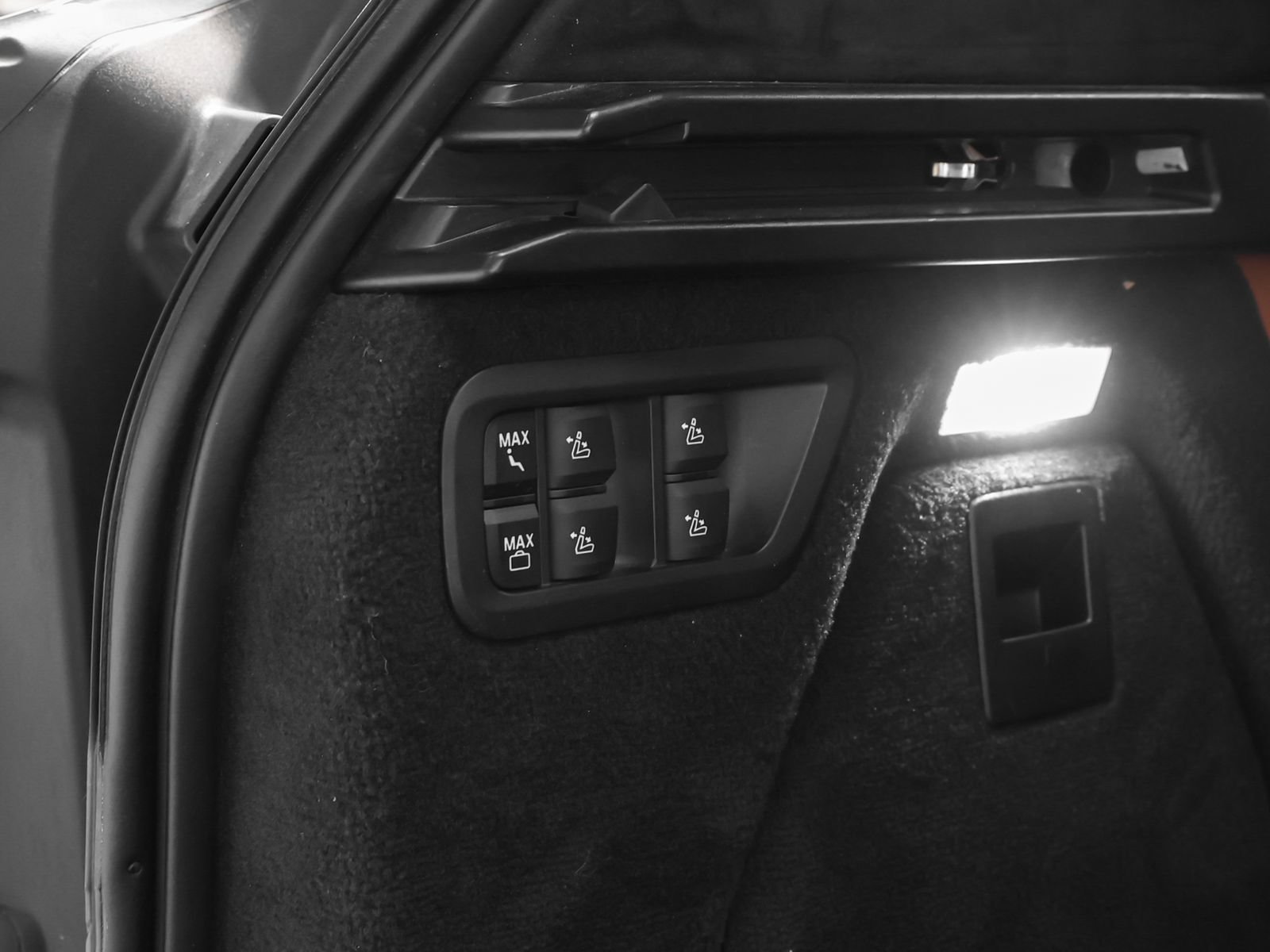 Used 2022 BMW X7 M50i AWD/4WD image 19