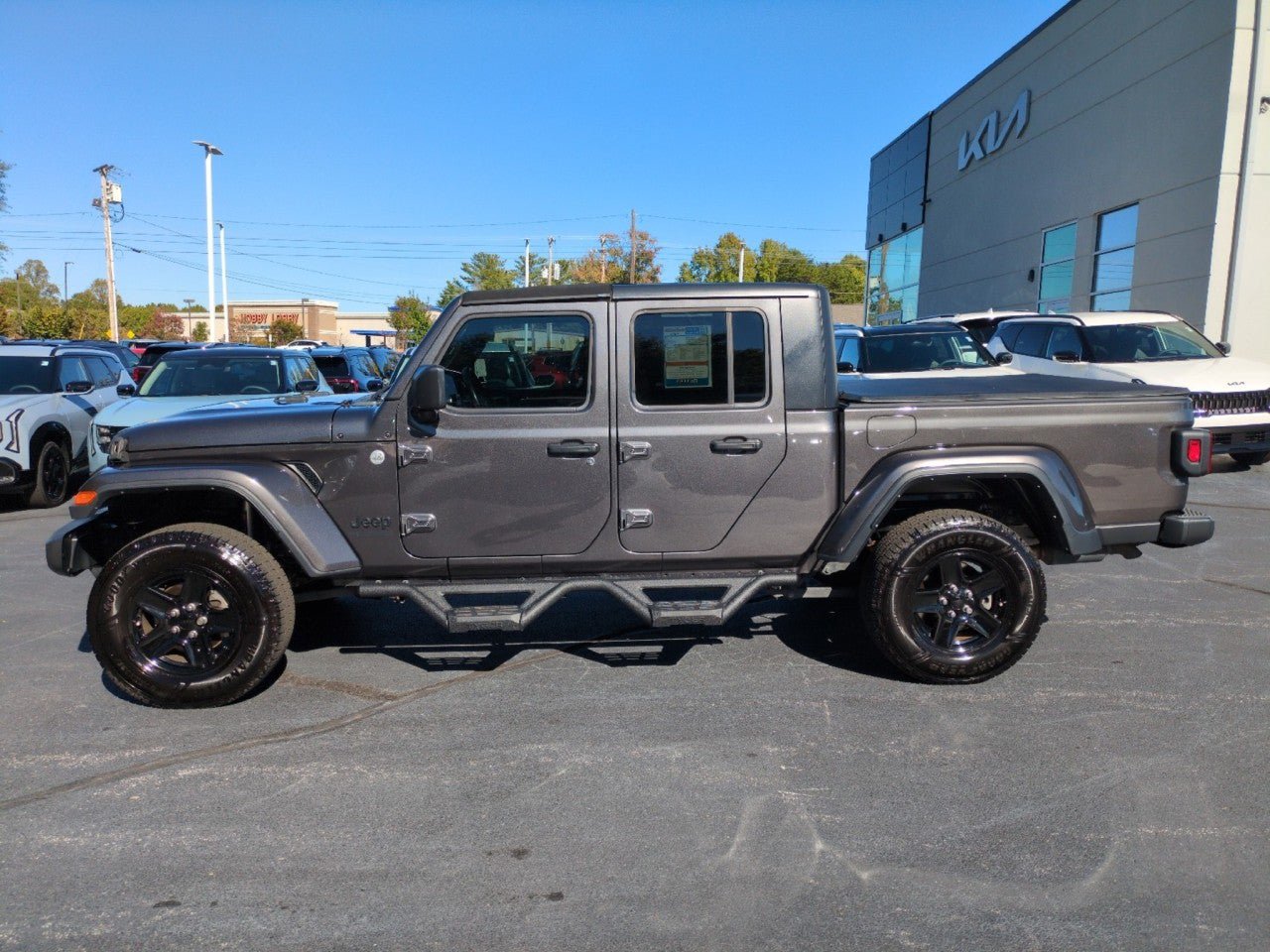 Used 2021 Jeep Gladiator Sport AWD/4WD image 8