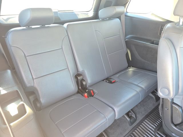 Used 2020 Chevrolet Traverse LT image 18
