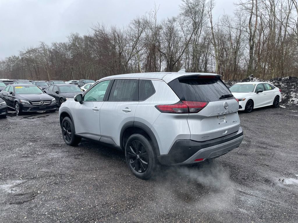 Used 2023 Nissan Rogue SV image 8