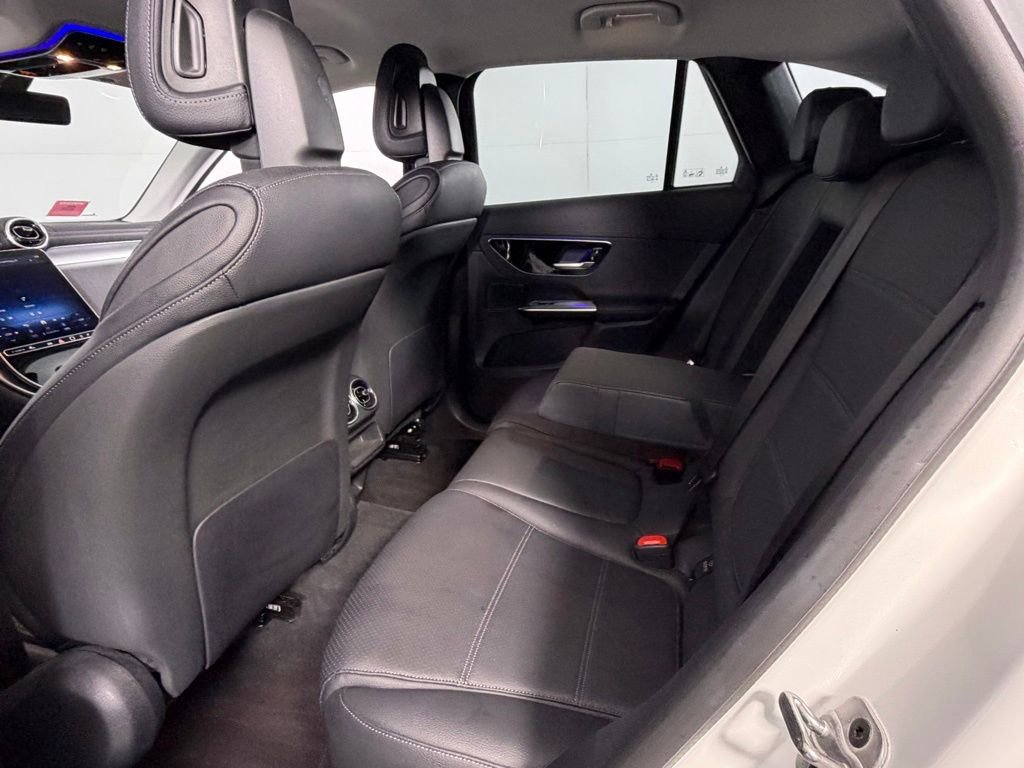 Used 2024 Mercedes-Benz GLC 300 image 23