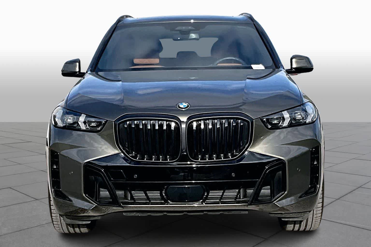 Used 2026 BMW X5 sDrive40i w/ Executive Package RWD image 3