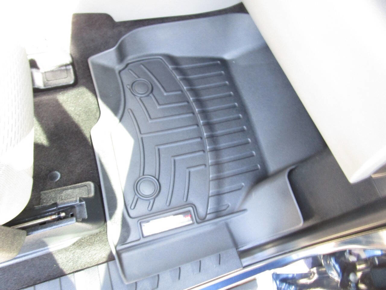 Used 2017 Ford F150 XLT w/ Equipment Group 302A Luxury image 25