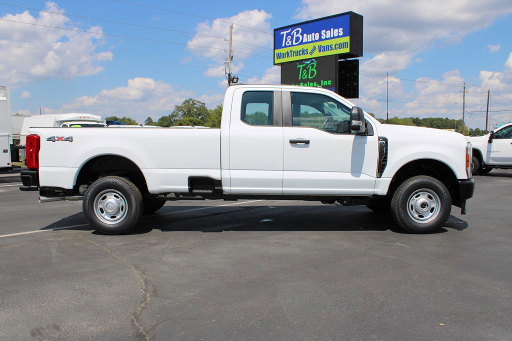 Used 2025 Ford F250 XLT image 8