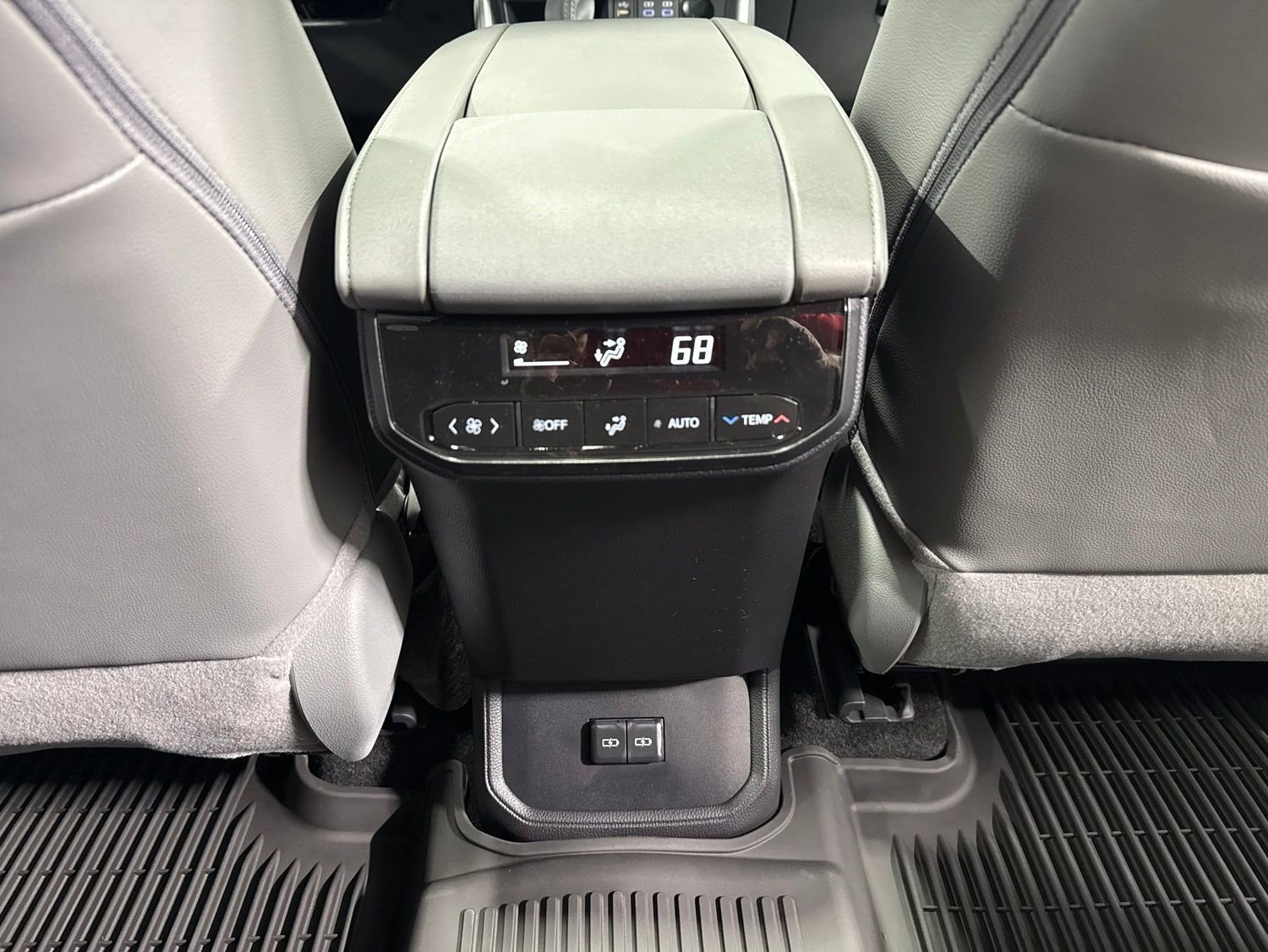 New 2026 Toyota Highlander XLE AWD/4WD image 15