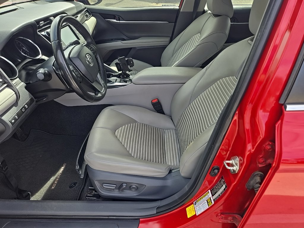 Used 2019 Toyota Camry SE FWD image 10