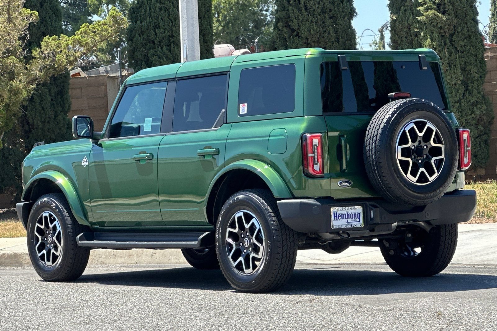 Used 2025 Ford Bronco Outer Banks AWD/4WD image 6