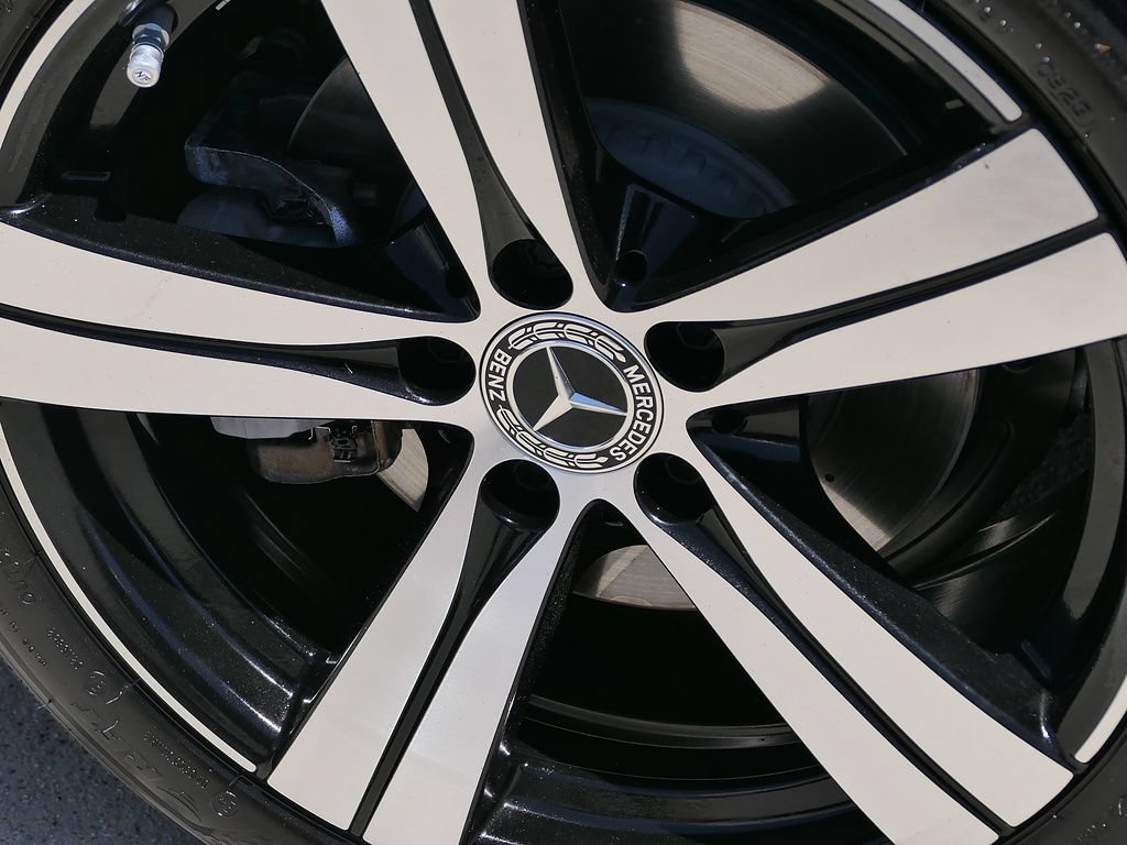 Used 2023 Mercedes-Benz C 300 Sedan image 8