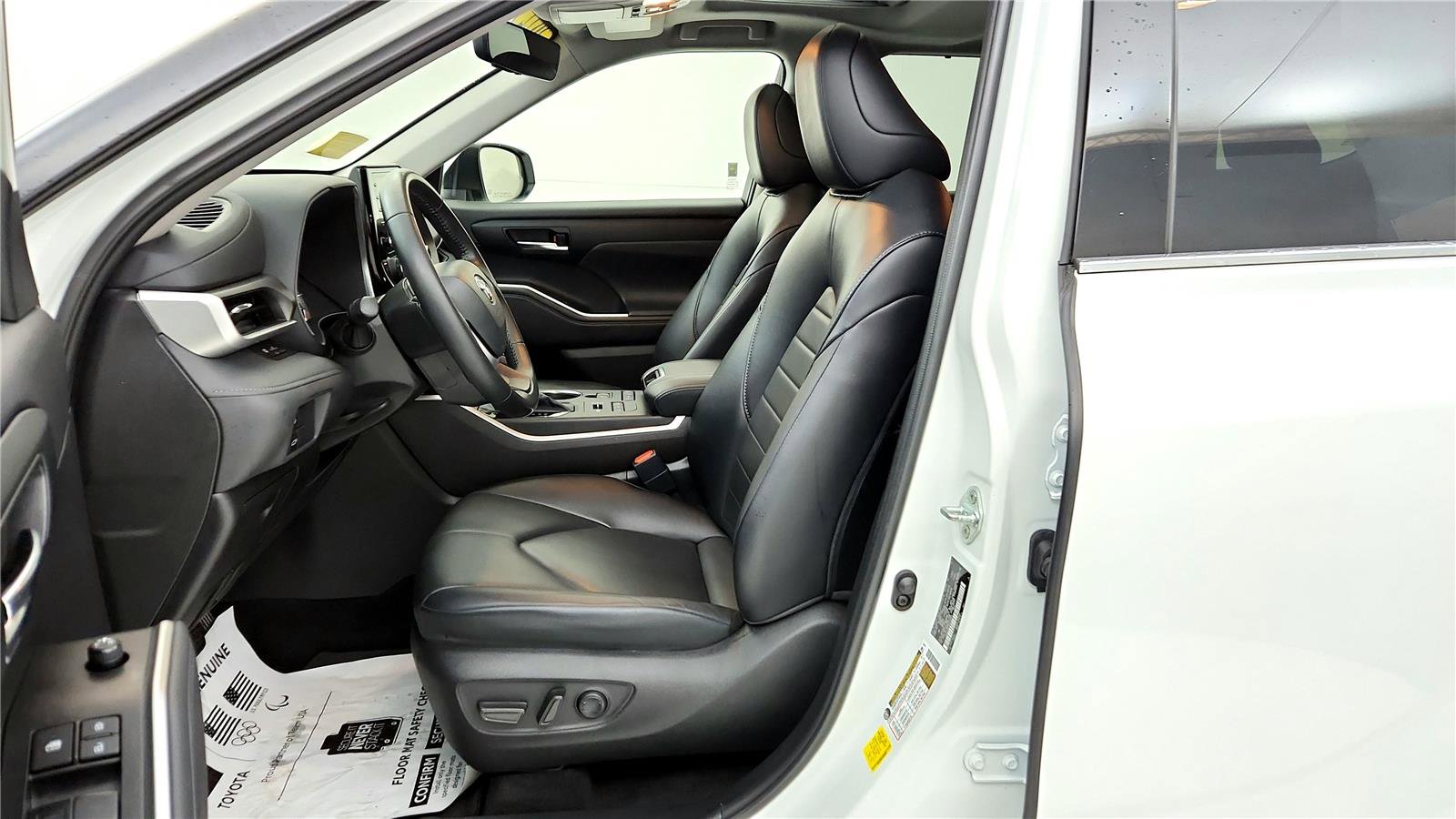 Certified 2022 Toyota Highlander XLE image 35