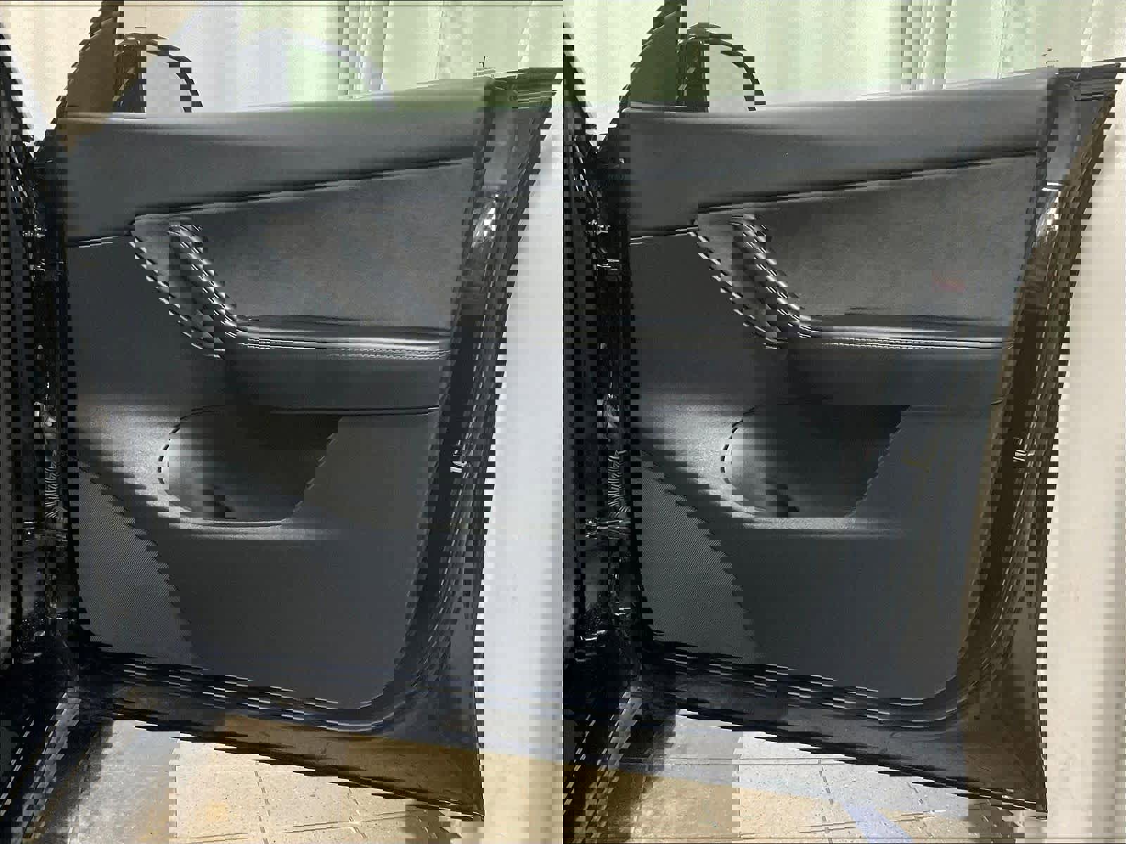 Used 2022 Tesla Model Y Long Range AWD/4WD image 12