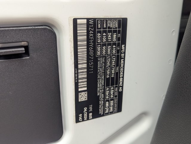 Used 2024 Mercedes-Benz Sprinter 2500 image 33