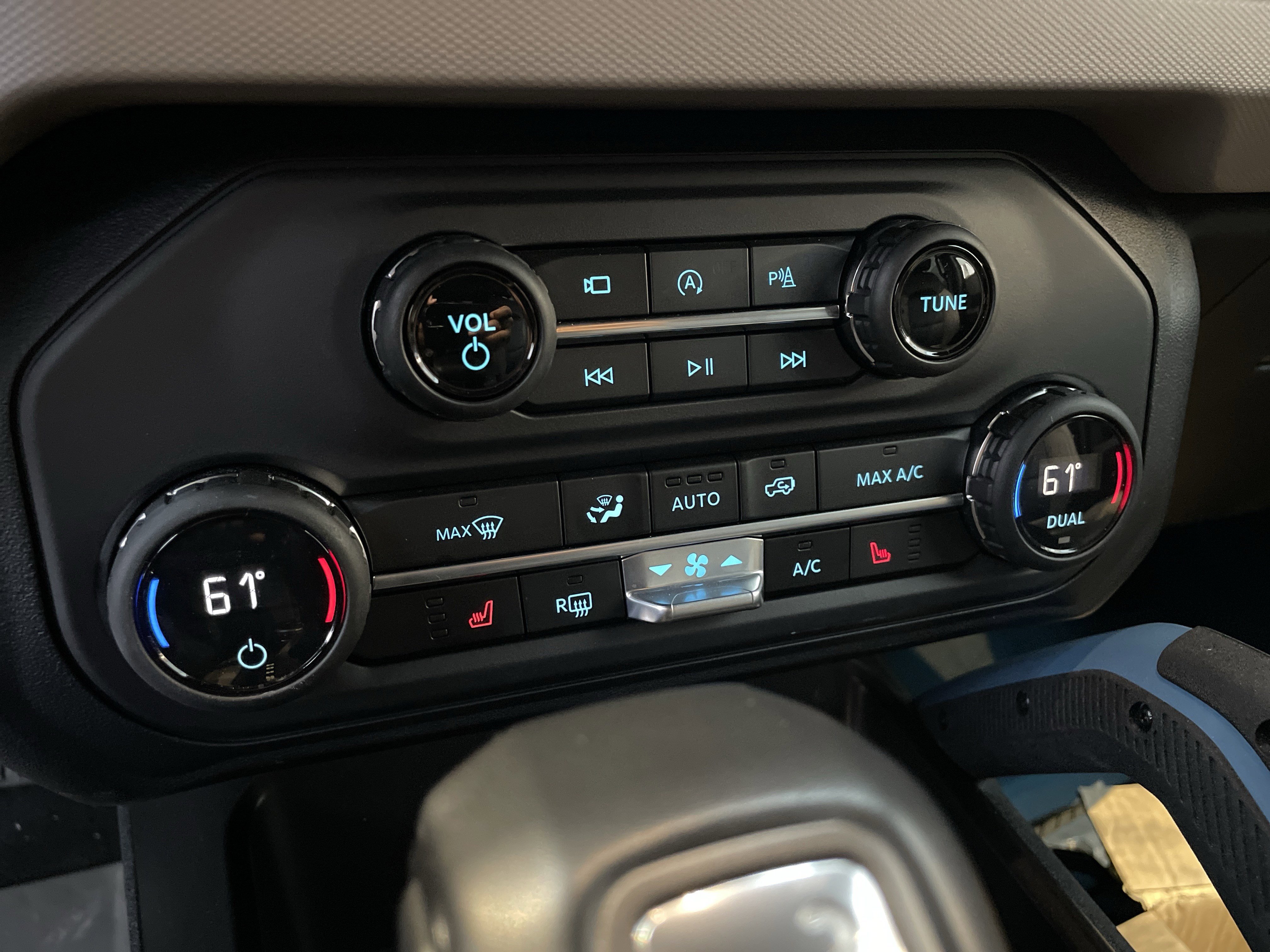 Used 2023 Ford Bronco Wildtrak image 31