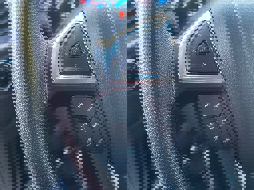 Used 2024 Ford Edge SEL image 8