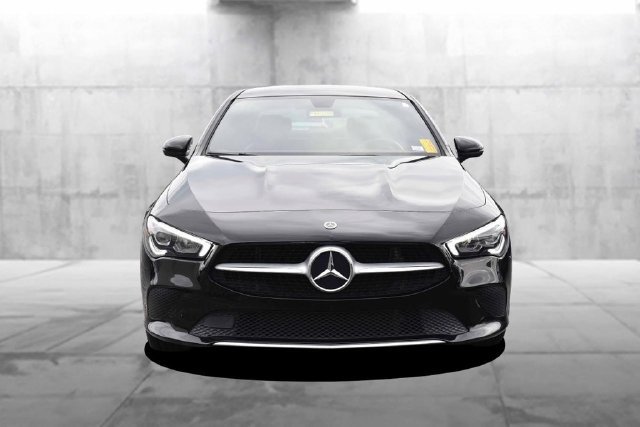 Used 2023 Mercedes-Benz CLA 250 4MATIC w/ Premium Package image 4