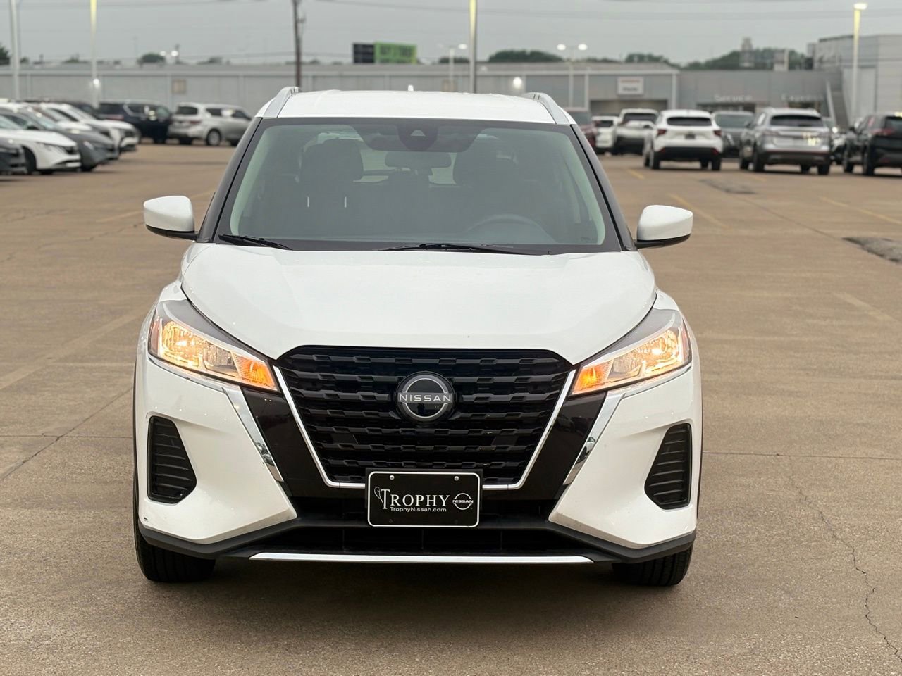 Certified 2023 Nissan Kicks SV FWD image 4