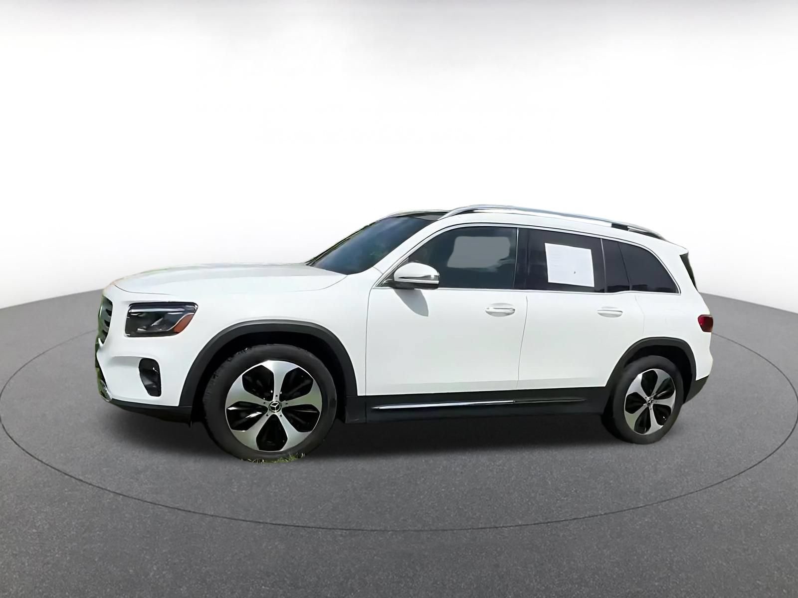 Used 2025 Mercedes-Benz GLB 250 image 8